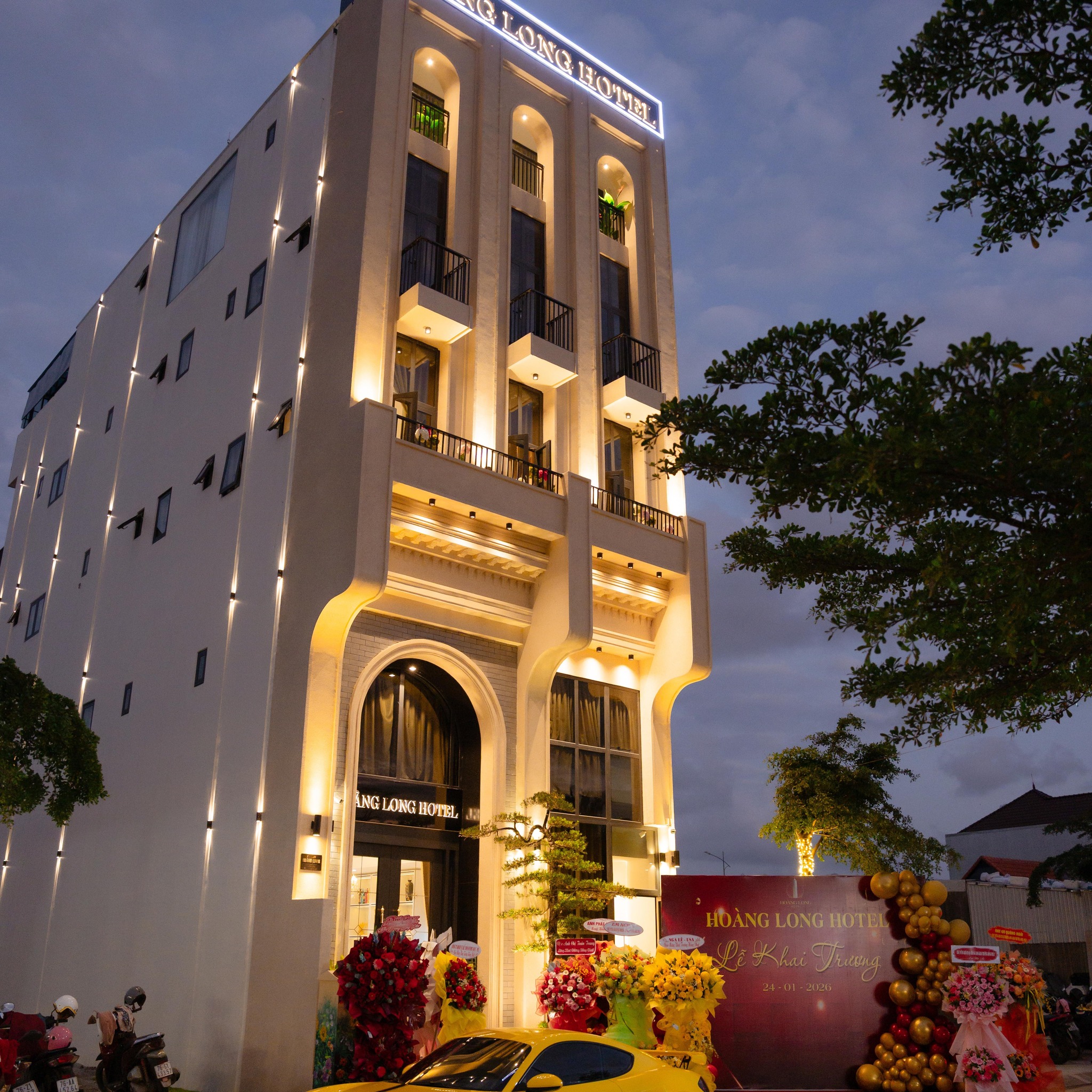 KHÁCH SẠN HOÀNG LONG